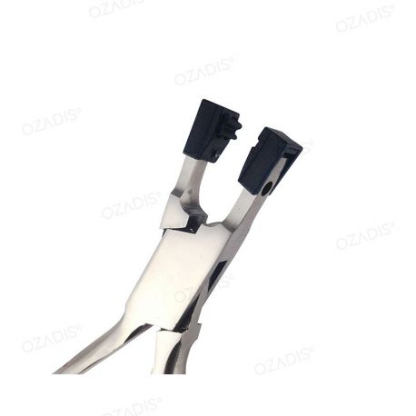 Plier for crimping pins
